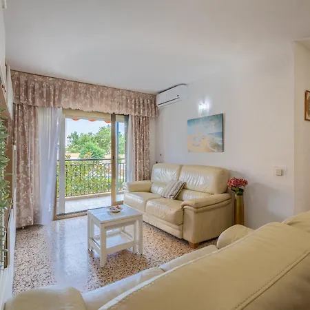 Isidoro Apartment *